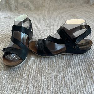 Joseph Seibel Haioley Black Leather Wedge Sandals Sz 39 (8 - 8 1/2)